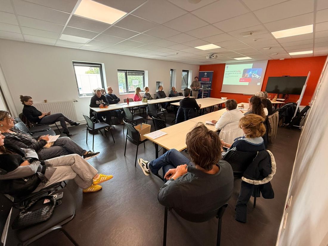 Conférence IA au Vipe Technopole de Vannes devant des dirigeants de TPE-PME